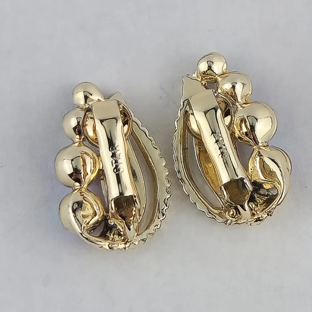 Vintage STAR Aurora Borealis Rhinestone Clip On Earrings Gold Tone Iridescent